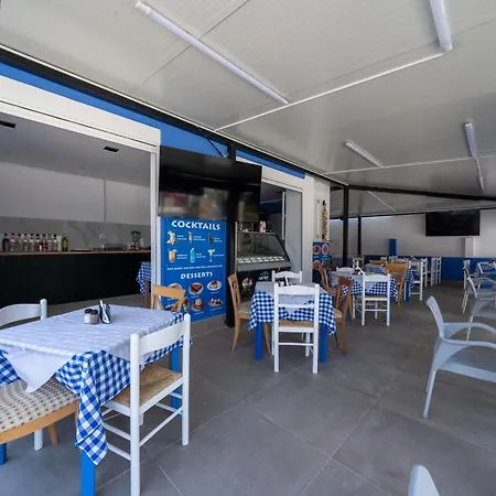 The Sandy Couette-café